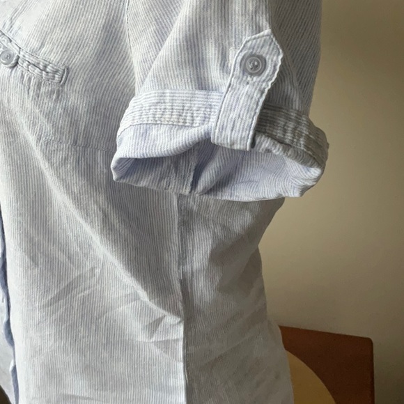 Suzannegrae short sleeved shirt. Blue and white. Made of linen and cotton - Picture 5 of 8